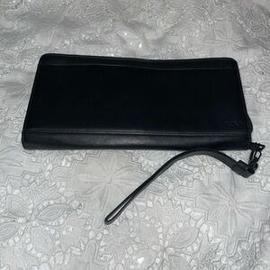 Tumi all around zipper multiple passport wallet